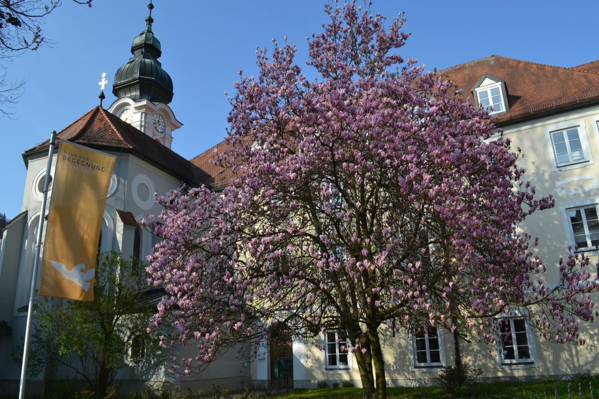 Haus Der Begegnung Heilig Geist Hotel Burghausen Exterior foto