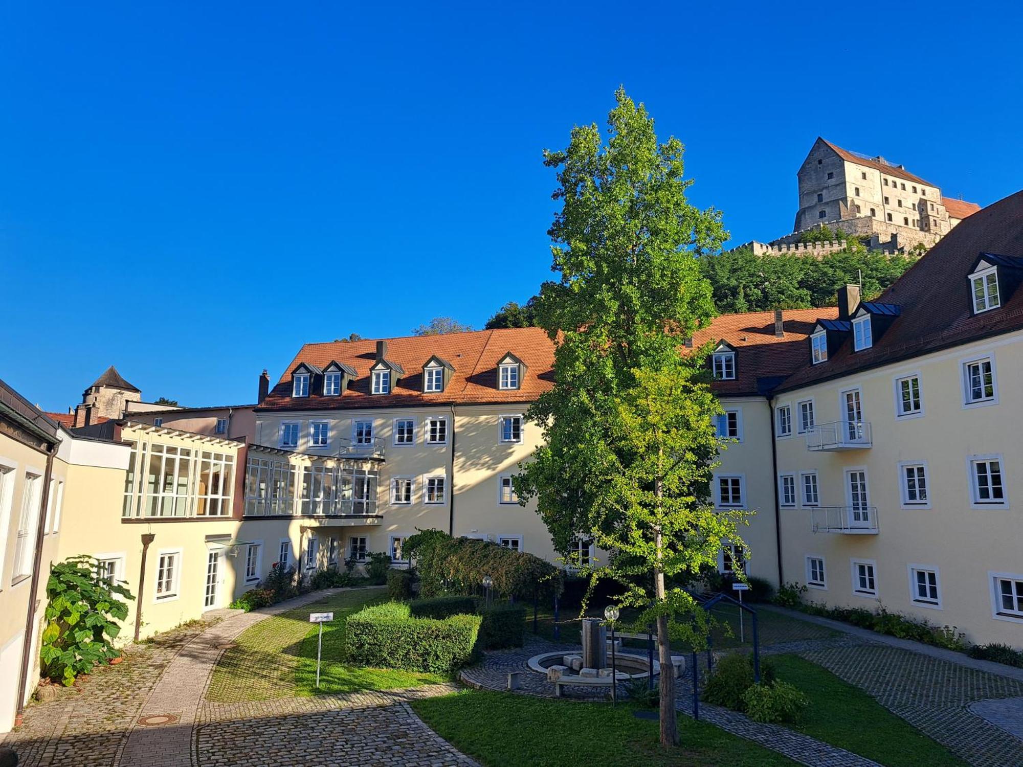 Haus Der Begegnung Heilig Geist Hotel Burghausen Exterior foto