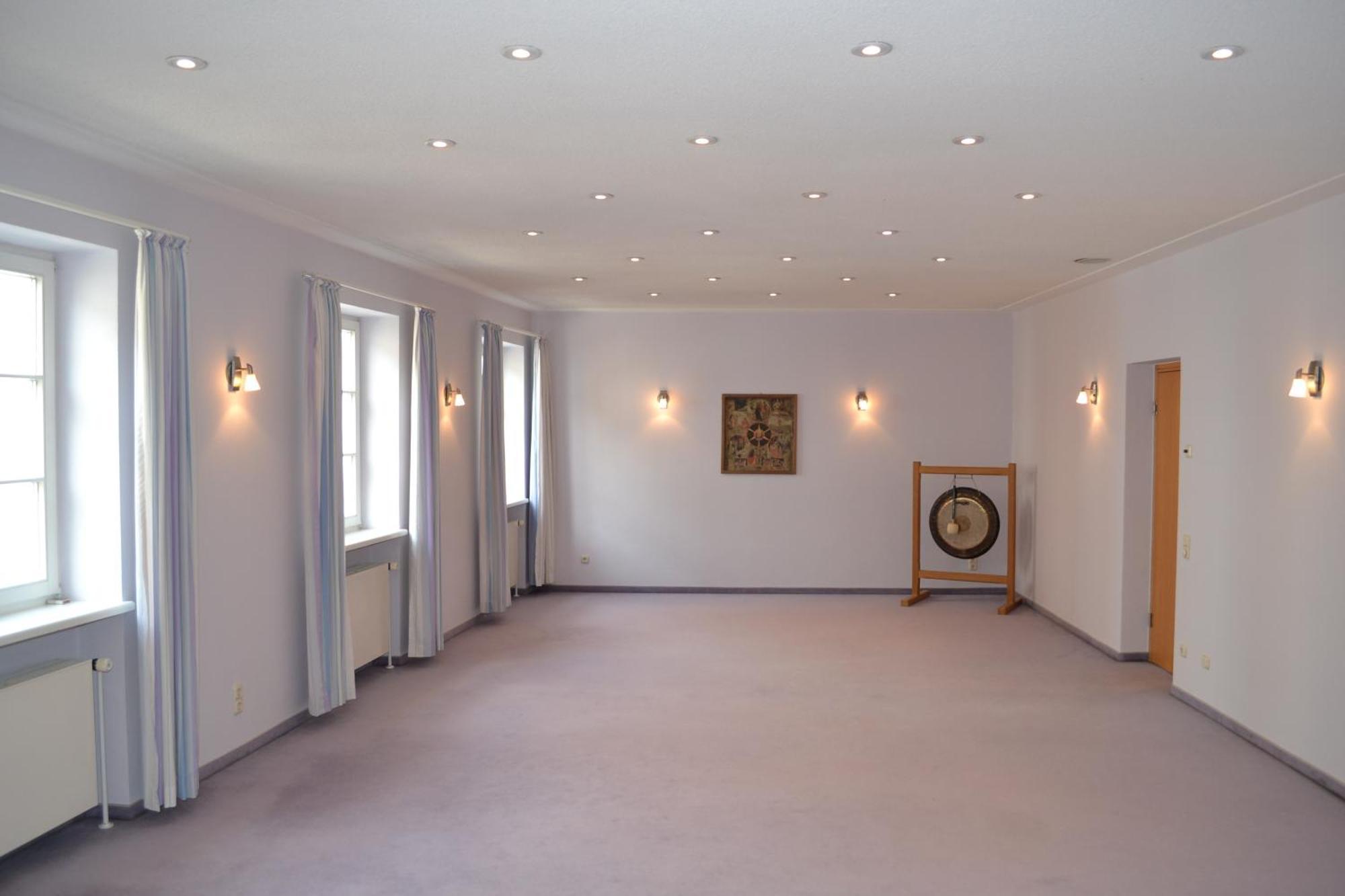 Haus Der Begegnung Heilig Geist Hotel Burghausen Exterior foto
