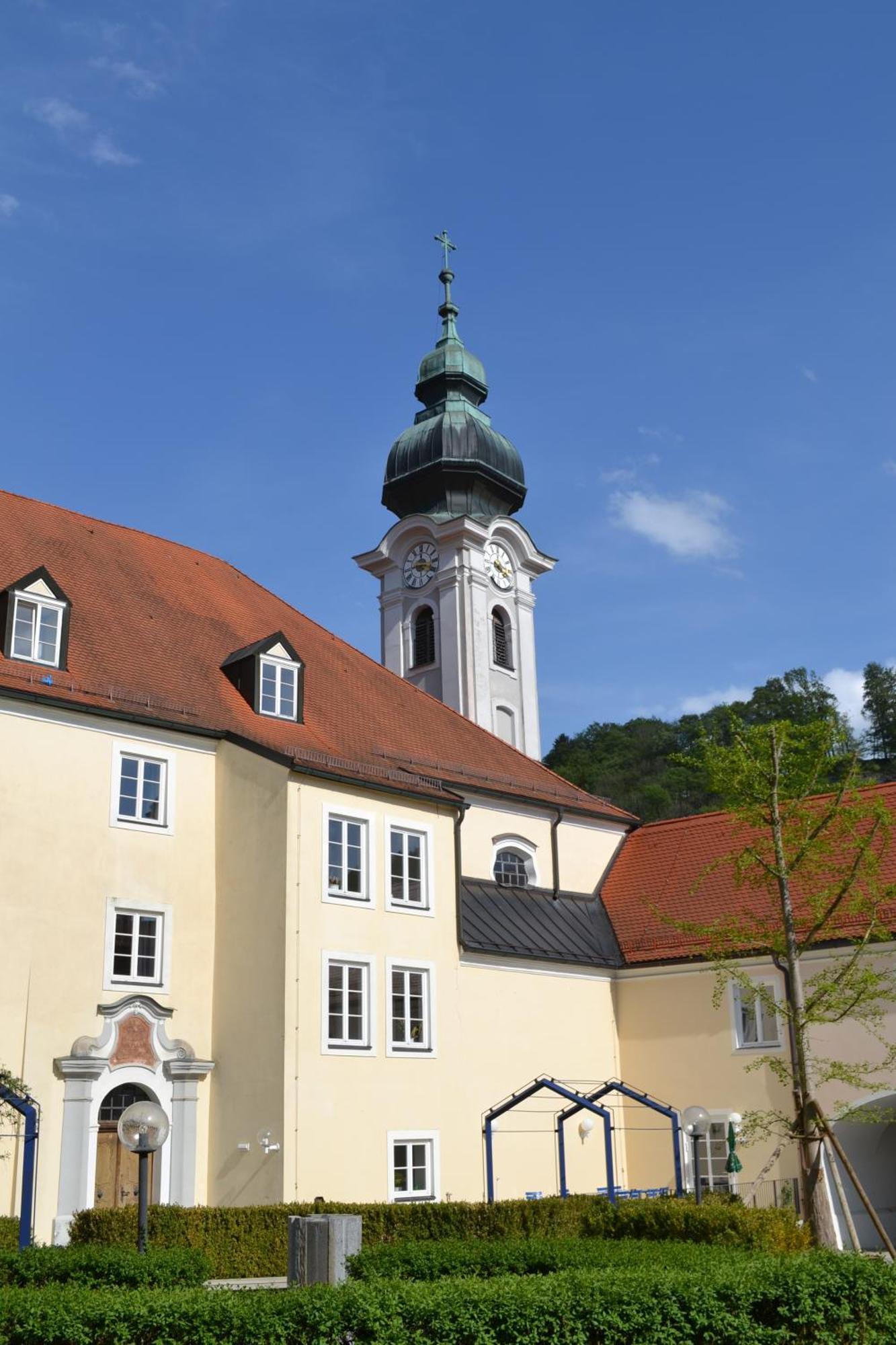 Haus Der Begegnung Heilig Geist Hotel Burghausen Exterior foto