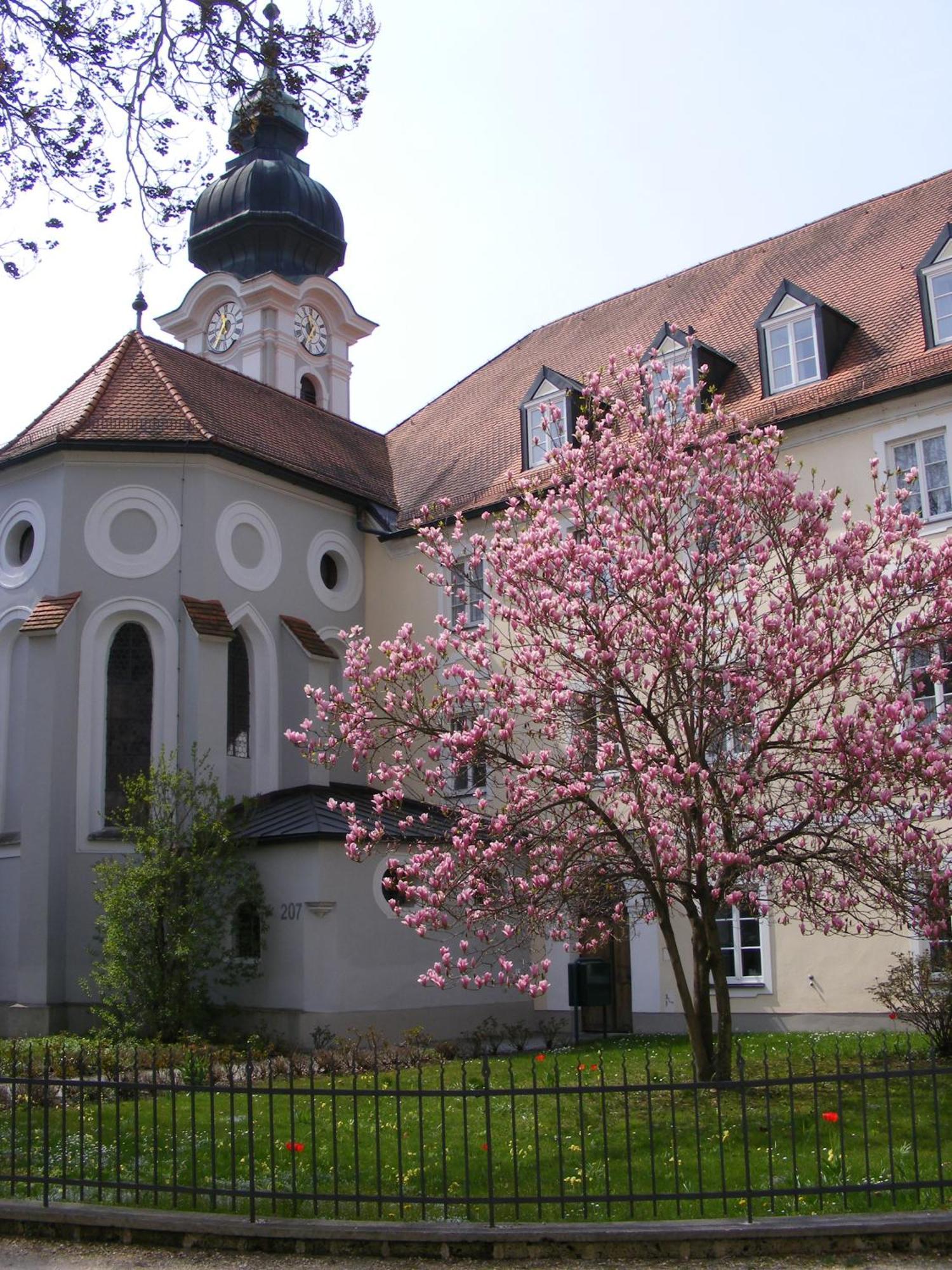 Haus Der Begegnung Heilig Geist Hotel Burghausen Exterior foto